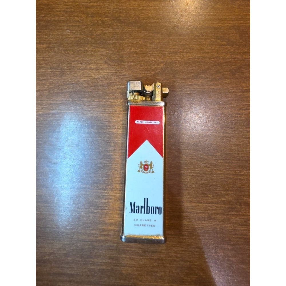 Vintage Marlboro Butane Side Strike Lighter Made in Korea No Flint Not Working